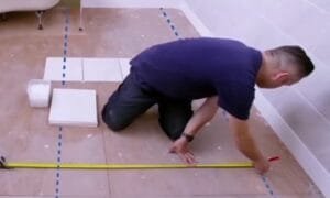 معلم بلاط بجدة ( مبلط جدة ) و فني تركيب سيراميك بجدة